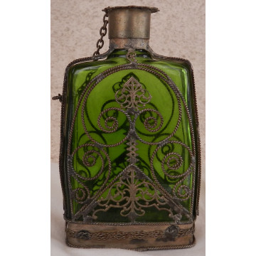 Fľaška na parfum so zeleným sklom 20. storočie 