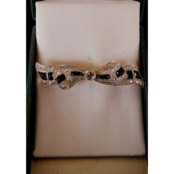 ART DECO zlatá briliantová brošňa 1,05 ct s Onyxmi?